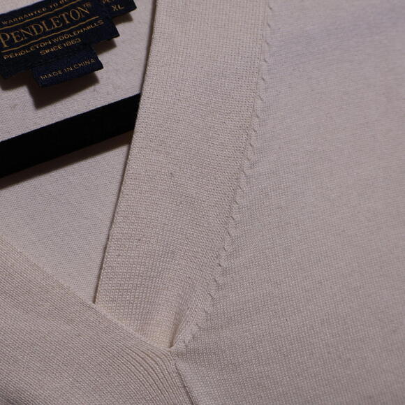 Pendleton Silk Blend Cream V Neck Off White Blouse Cream Top XL P Business Shirt - Picture 7 of 8